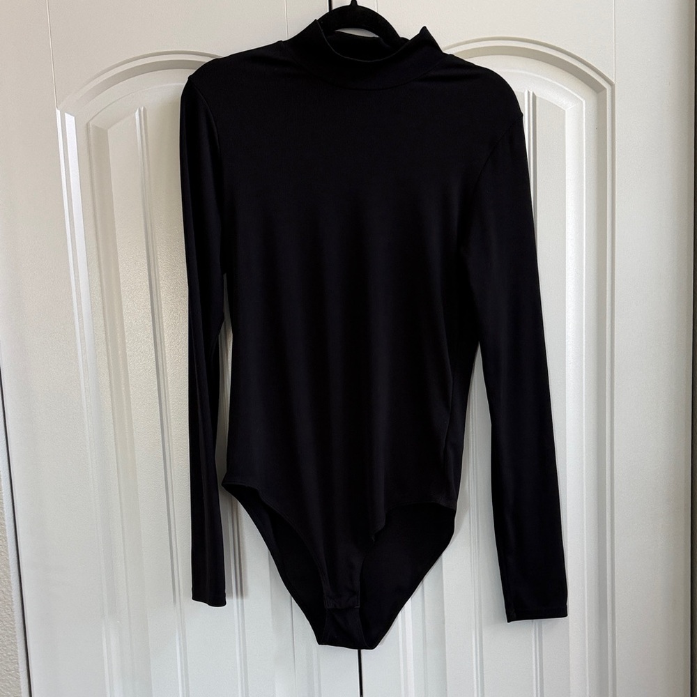 Black Long Sleeve mock neck ribbed Bodysuit size Medium
